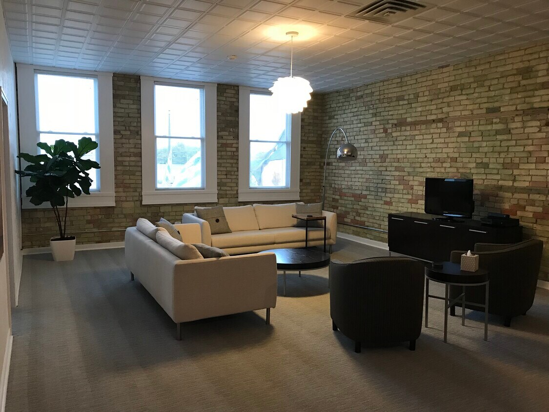 154 E Main Ave Unit Apt. C, Zeeland, MI 49464 Apartments in Zeeland, MI