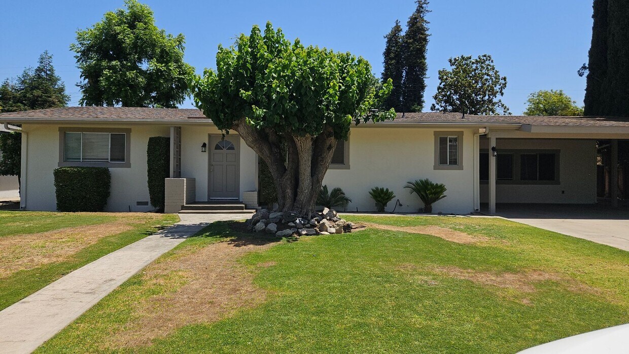 Primary Photo - Kingsburg House For Rent