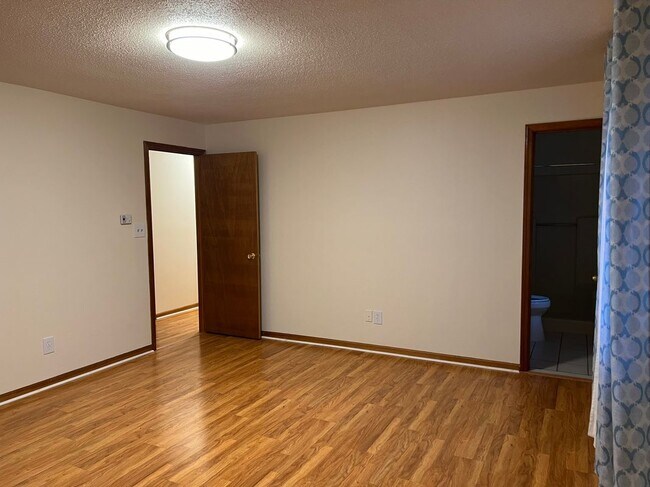 Foto del edificio - 496 Dogwood Rd