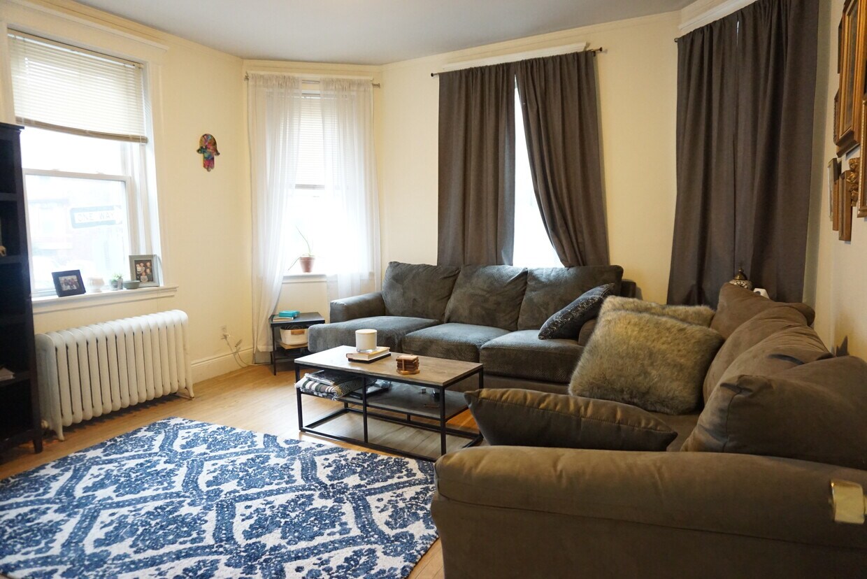Primary Photo - 42 Strathmore Rd