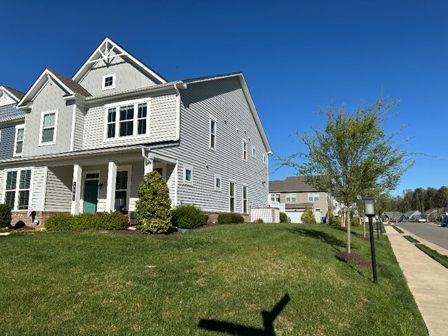 Building Photo - 4001 Tin Roof Way