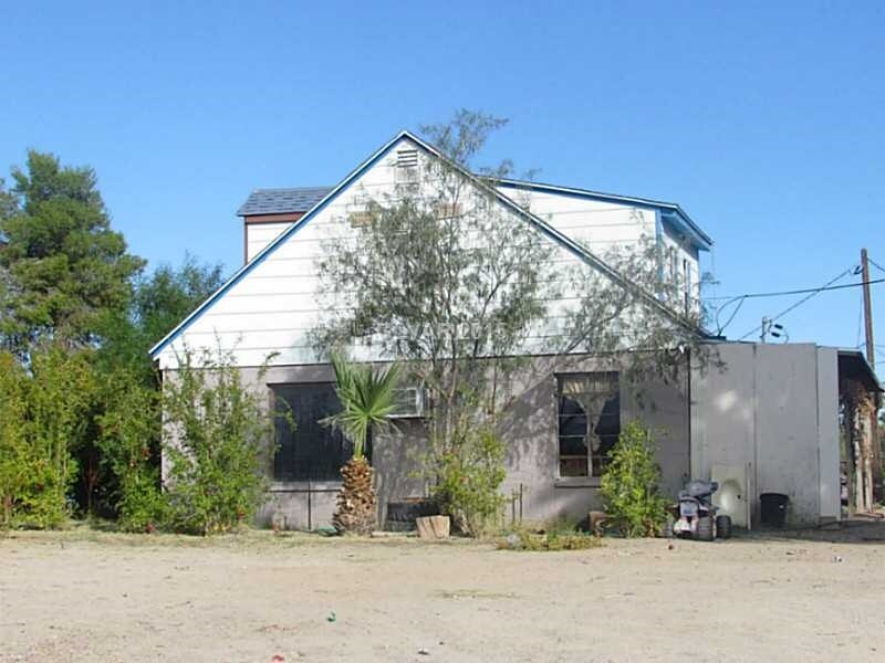 Primary Photo - 2525 E Twain Ave