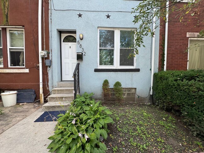 Photo - Newly Renovated 3-Bedroom Townhome in Germ...