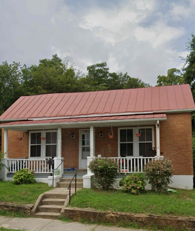 Foto principal - 229 Holbrook St