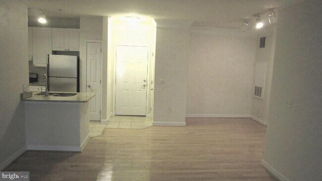 Building Photo - 501 Hungerford Dr