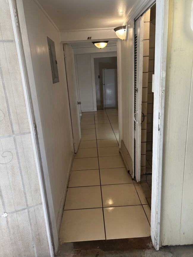 Building Photo - 1733 Hoe St