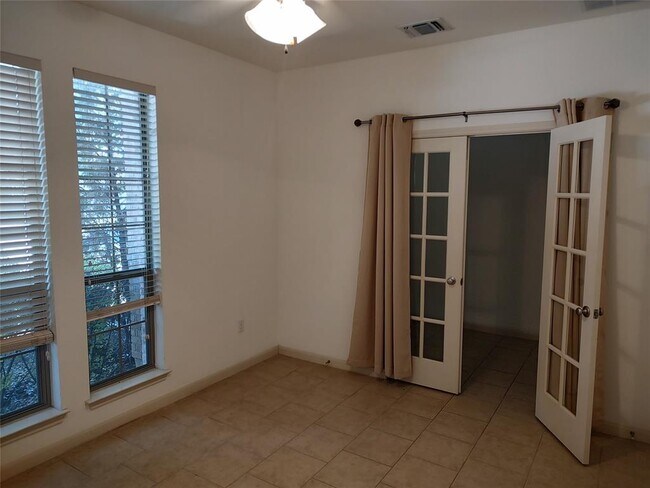 Building Photo - 124 Latitude Ln