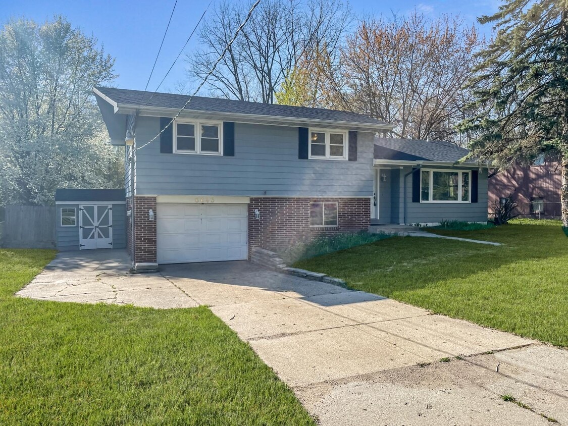 Primary Photo - 6643 Buck Creek Ave SW