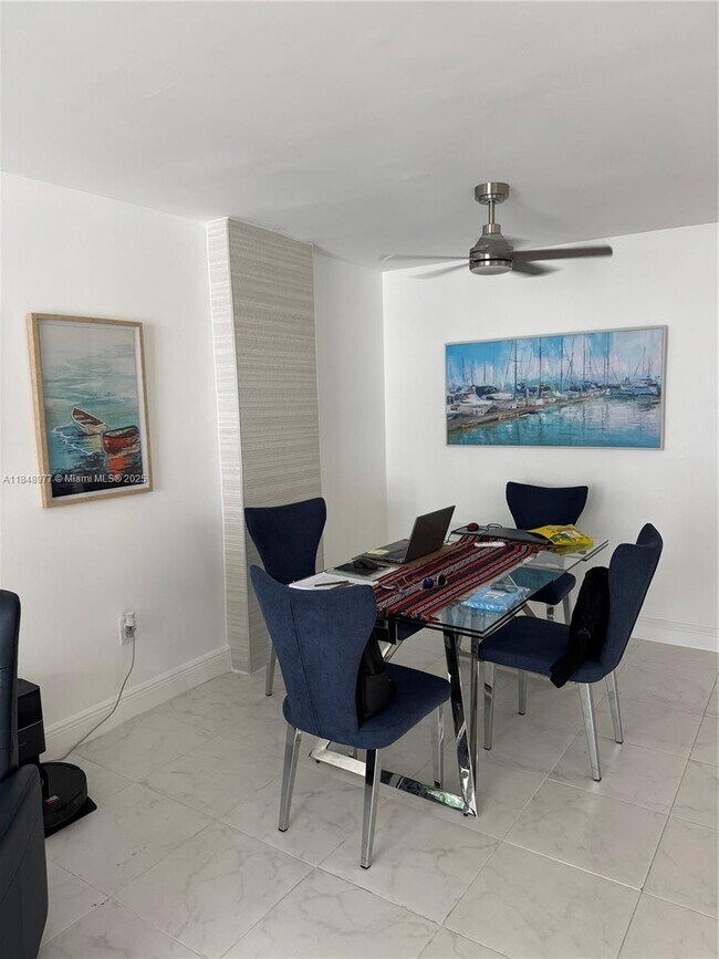 Foto del edificio - 6969 Collins Ave