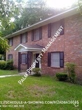 Building Photo - 4420 Caroline Dr