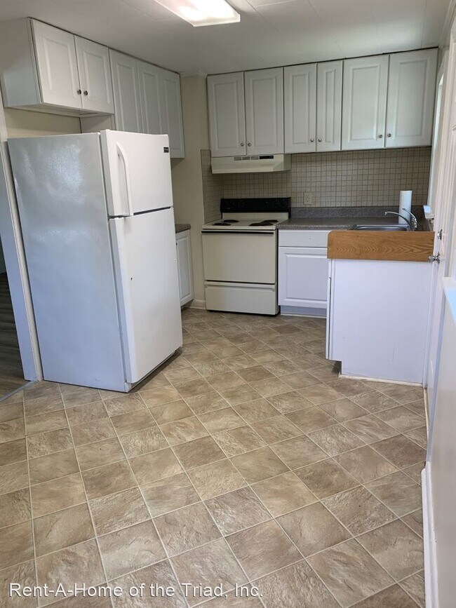 Building Photo - 2 br, 1 bath House - 305 Berryman St