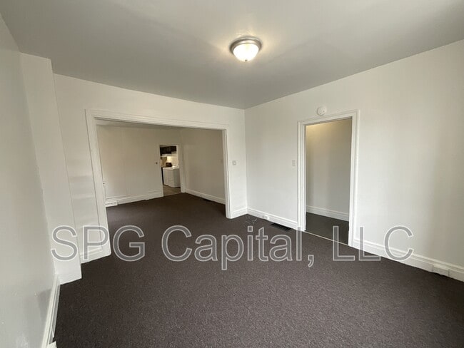 Building Photo - 489 Salem Ave