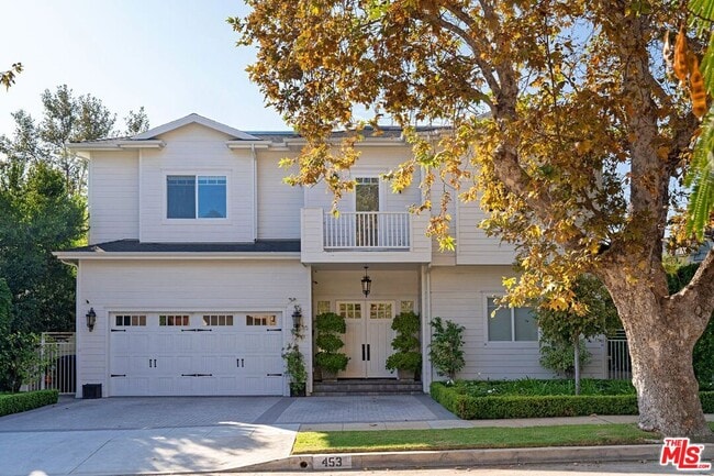 Building Photo - 453 S Bentley Ave