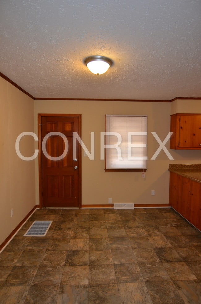 Building Photo - 2925 Abbeville Ave