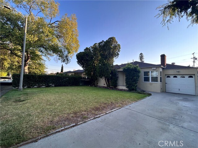 Foto del edificio - 6217 Farmdale Ave