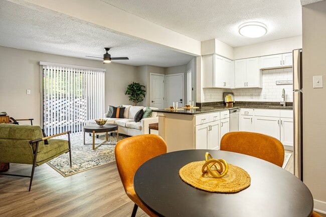 Building Photo - Forest Lake at City Center