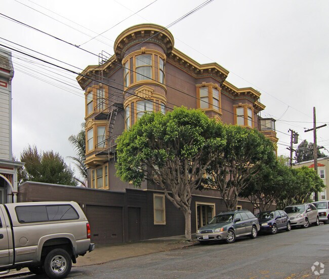 Building Photo - 295 28th St