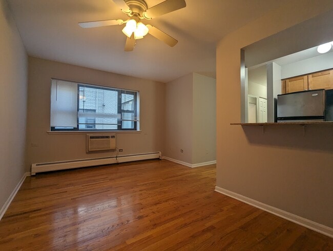 Foto del edificio - 524 W Oakdale Ave