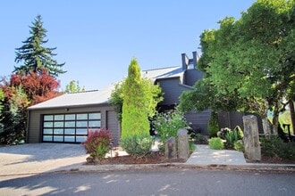 Building Photo - 3131 NW Luray Terrace
