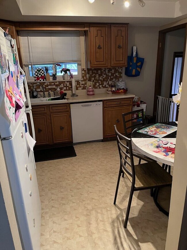 Foto del edificio - Spacious 5-Bedroom Home with Flexible Living & Prime Northglenn Location