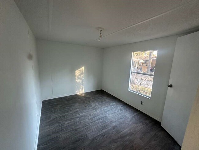 Foto del edificio - 24304 Oak Run