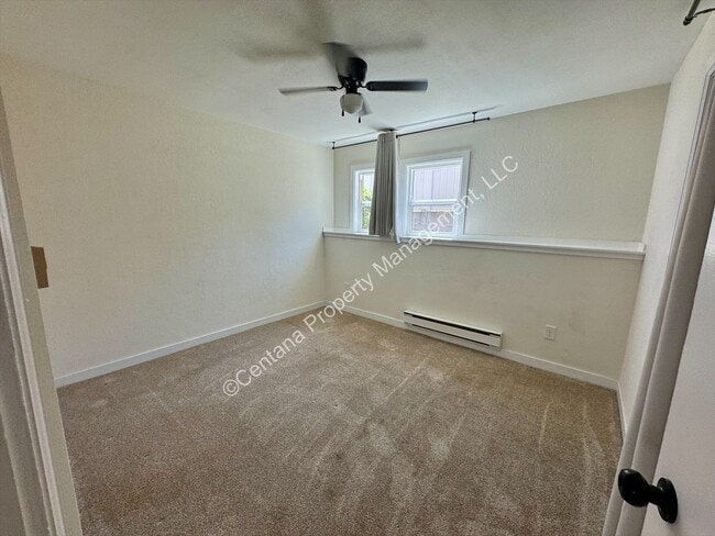 Foto del edificio - 2 Bed 1 Bath Updated Condo near Base!