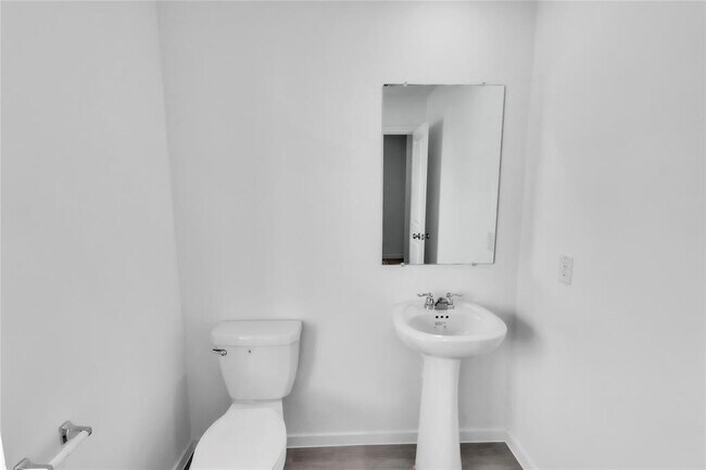Building Photo - 27627 Village Way Dr.