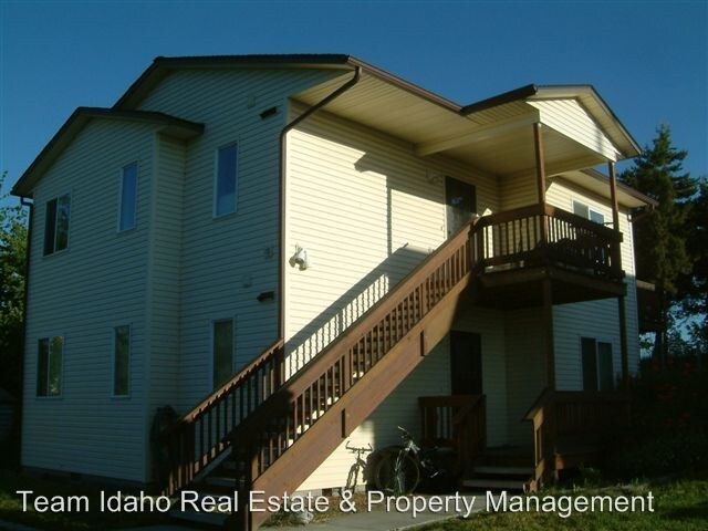 Primary Photo - 624-624 Residence St