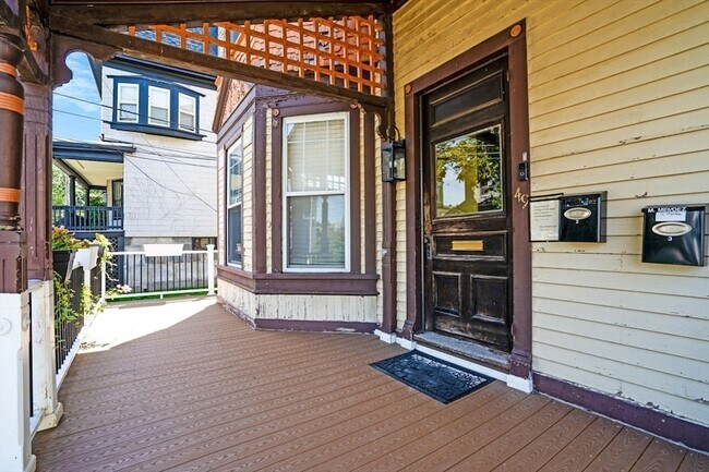 Building Photo - 49 Elmore St