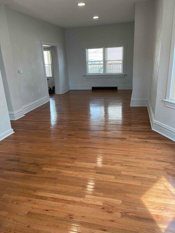 Building Photo - 1208 Elwell St