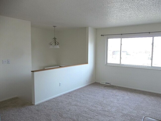 Foto del edificio - Spacious Berthoud Home with Finished Basement & Detached Shop
