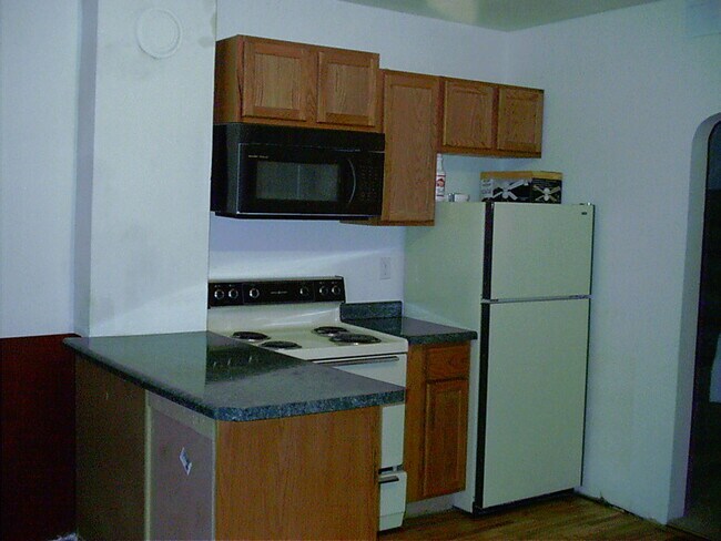 Building Photo - 321 10th St N