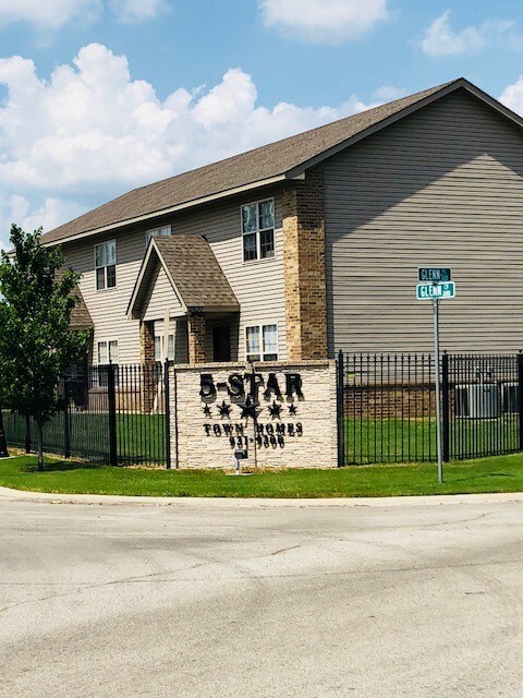 Primary Photo - 2661 Glenn Pl