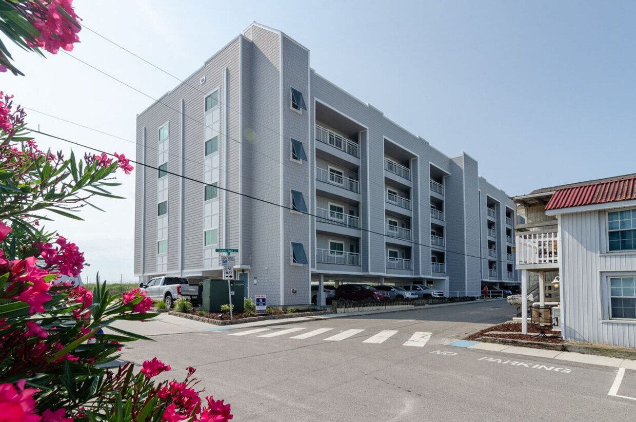 201 Carolina Beach Ave S, Carolina Beach, NC 28428 House Rental in