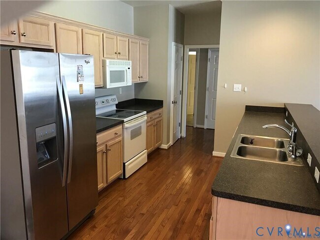 Building Photo - 6303 Greystone Creek Rd
