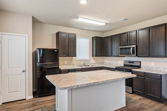 Foto del edificio - 2335 Mount Locke Path