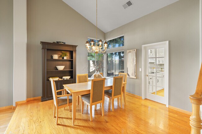 Foto del edificio - 17142 Heatherwood Way