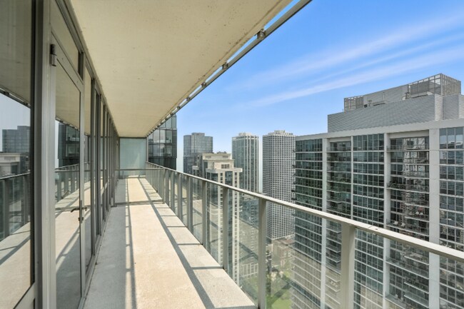 Foto del edificio - 356 E Wacker Dr