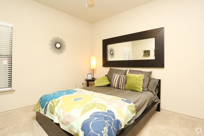 Unit B1 - Crest Round Rock