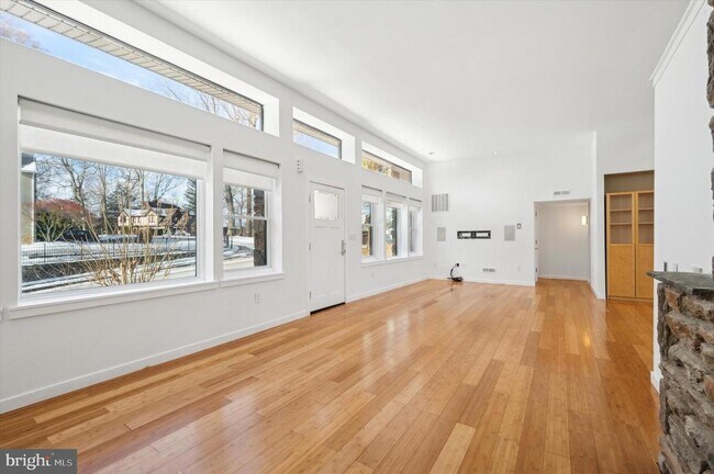 Foto del edificio - 29 Rolling Rd