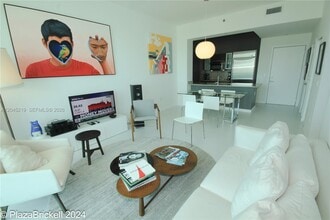 Building Photo - 950 Brickell Bay Dr