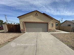 Building Photo - 3102 E Roeser Rd