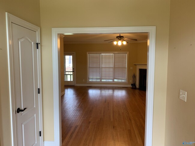 Building Photo - 100 Mayfair Ct