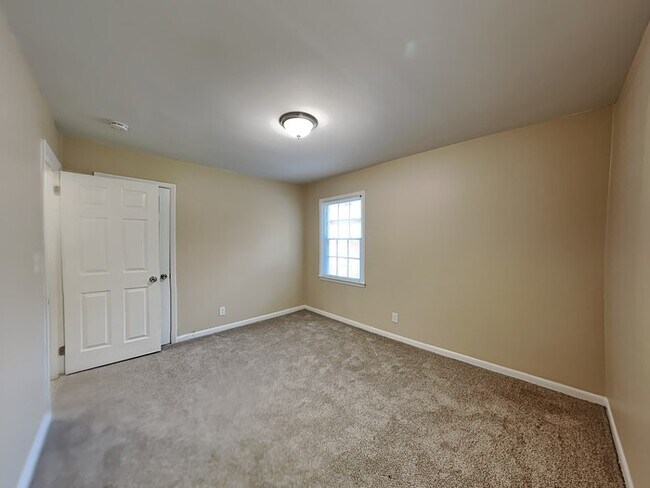 Foto del edificio - $1000 OFF!! Wonderful 3 Bedroom Home locat...