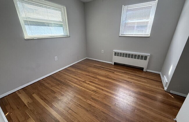 Foto del edificio - 922-926 Ludlow Avenue