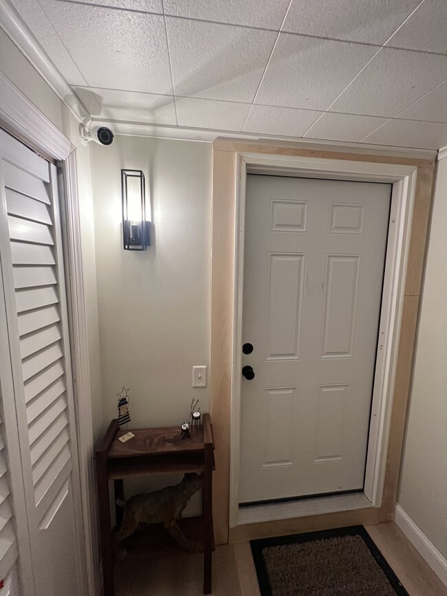 Front Mudroom - 370A Washington St