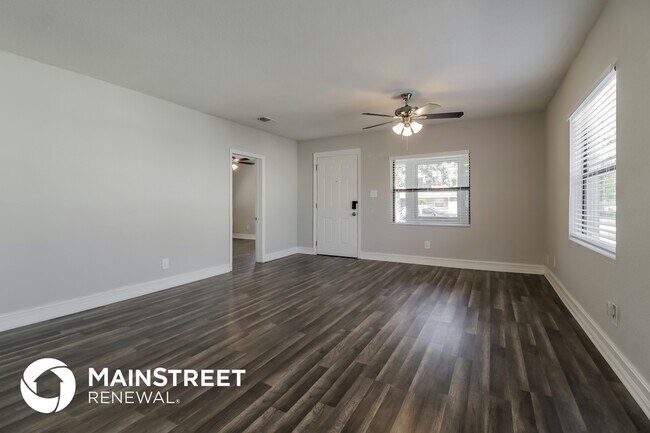 Building Photo - 4118 Minoso St