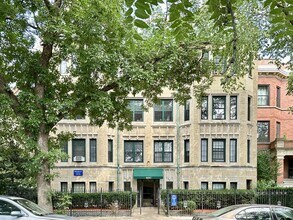 Building Photo - 4646 N Paulina St
