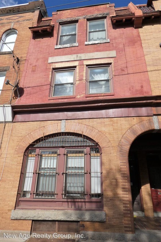 Primary Photo - 3841 Hamilton St
