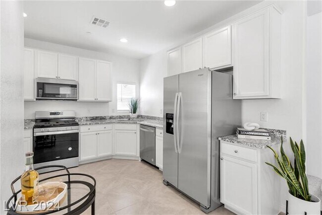 Building Photo - Brand New Home in Cadnece
